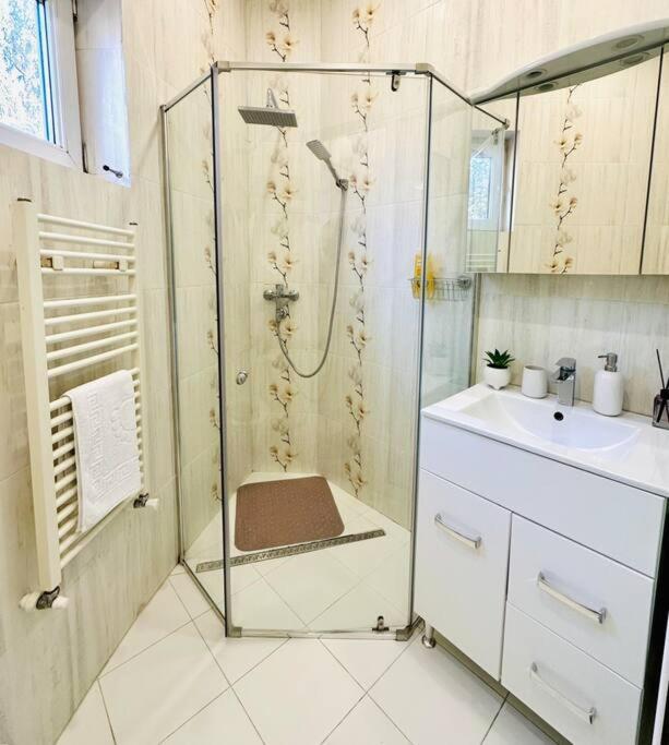 Cozy 1Br Apartment•Central•Quiet ブカレスト エクステリア 写真