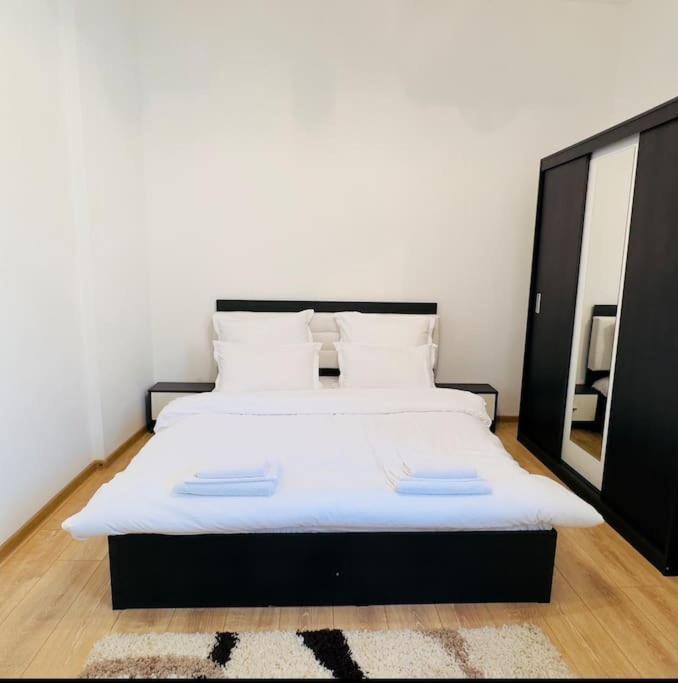 Cozy 1Br Apartment•Central•Quiet ブカレスト エクステリア 写真
