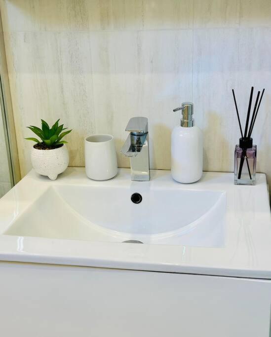 Cozy 1Br Apartment•Central•Quiet ブカレスト エクステリア 写真